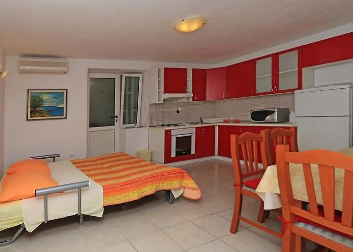 Andrijasevic Daire Makarska